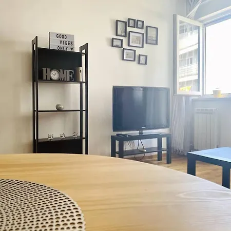 Charlie Aviv Park Belgrad